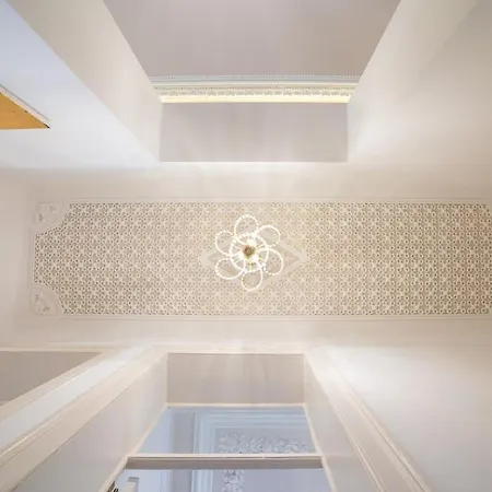 Baroque With Patio Portuguese Soul Bica Tram 4p Appartamento Lisbona