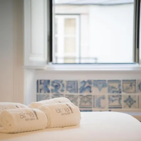 Baroque With Patio Portuguese Soul Bica Tram 4p Appartamento