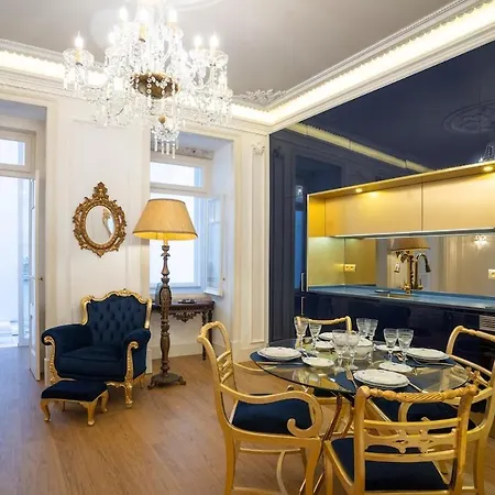 Апартаменты Baroque With Patio Portuguese Soul Bica Tram 4p Лиссабон